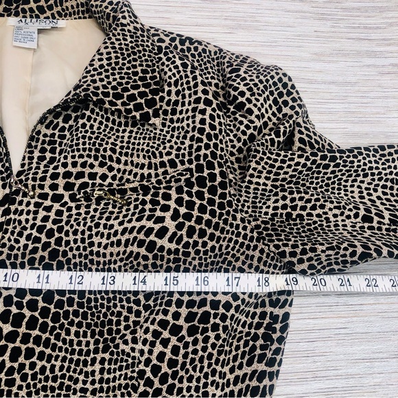 Allison Taylor Animal Print Silk Jacket - Picture 11 of 16